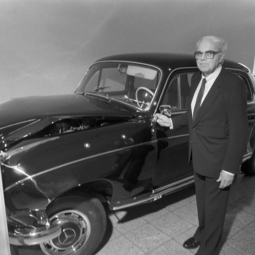 17.9.1959: Mercedes-Benz stellt das erste Auto mit Knautschzone vor