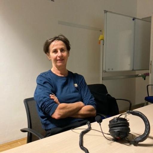 #42 Wie geht es 24-Stunden-Betreuer:innen in Österreich tatsächlich? - IG24 mit der Aktivistin Anna Leder