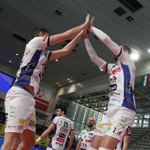 Kaziyski, Podrascanin e Lorenzetti dopo il 3-0 su Ravenna nell'anticipo del 24° turno