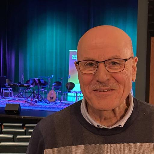 الشعر والموسيقى بالعربية والسويدية