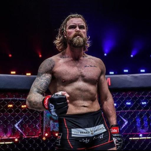 #217. Thomas Narmo: Profesjonell Hockeyspiller, MMA fighter og Bokser!