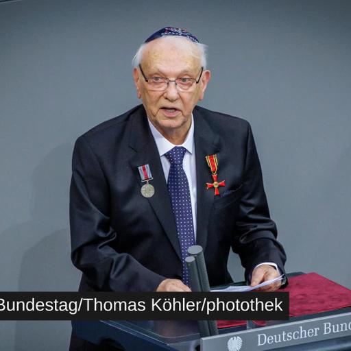 Roman Shvartsman delivers speech in remembrance of the victims of National Socialism