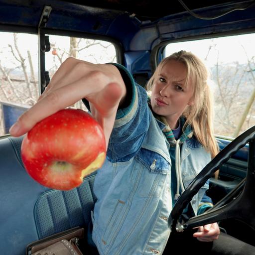 224: How about them apples?! - Kait Thornton