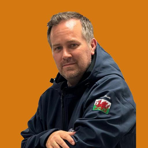 Huw Phillips Pro Tennis Stringer: Why We Should All String Into Action