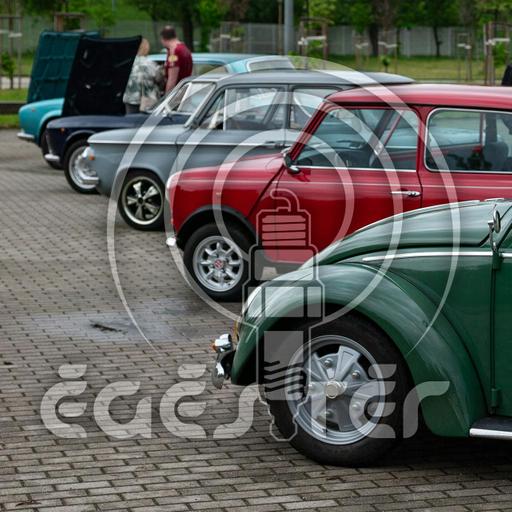 Parkoló parádés élmények, gyorshajtási büntetések és csipogó asszisztensek