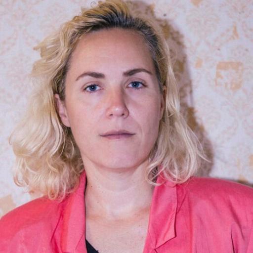 Stehlen, Schimpfen, Spielen mit Barbi Marković