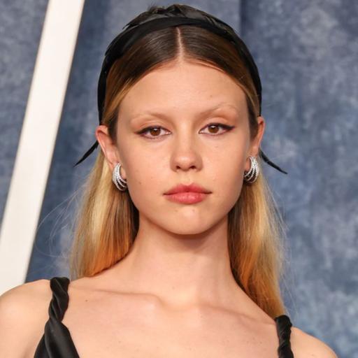 Who are Mia Goth and Carrie Beck, Mark Hamill says to move on, and more!
