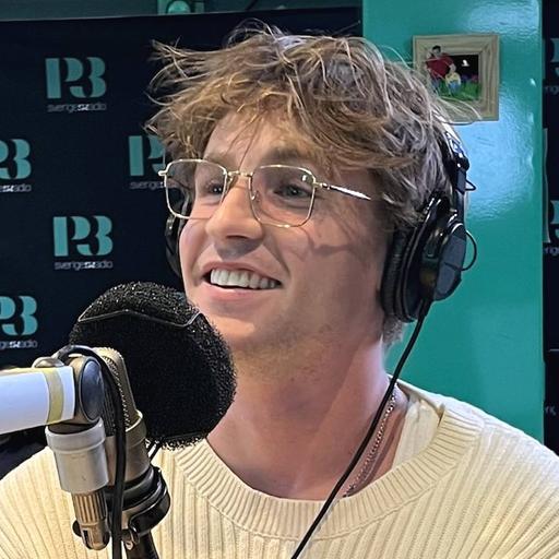 Magnus Ferrell väljer musiken över komiken