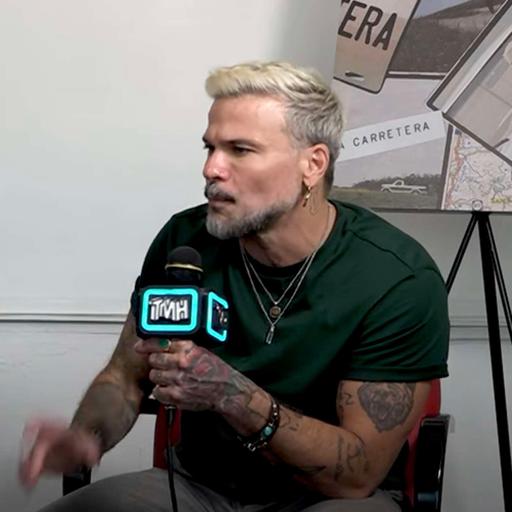 Un grupo de fans entrevista a Pedro Capó: "Siempre he tenido la ilusión de hacer un tema con Fito"