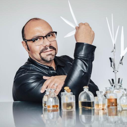 182. RODRIGO FLORES-ROUX ~ What Does 2025 Smell Like? (According to a World-Renowned Perfumer.)