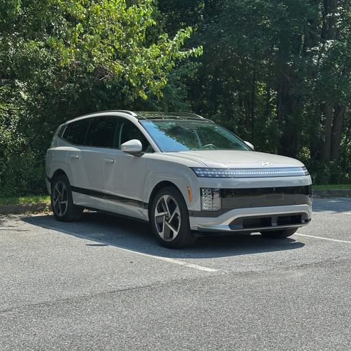 Road Testing the Hyundai IONIQ 9, Plus the Updated Toyota Sienna, & Wild Audi RS e-tron GT