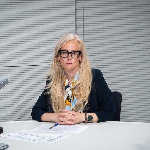 Krustpunktā: Intervija ar Valsts valodas centra vadītāju Inesi Muhku