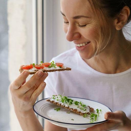 Episode 390: Q+A - Can Eating “Too Little” Stall Fat Loss?