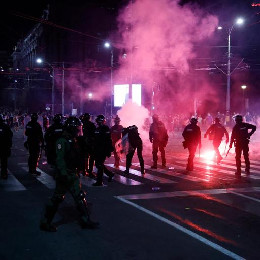 Serbien - Die Gewalt bei den Massenprotesten spitzt sich zu