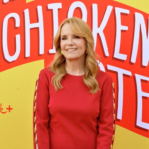 Lea Thompson Talks Season 2 of 'The Chicken Sisters' on Hallmark & More!