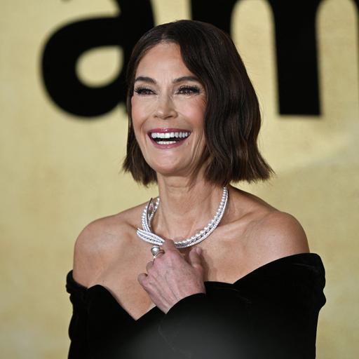 Teri Hatcher Talks New 'Desperate Housewives' Podcast & More!