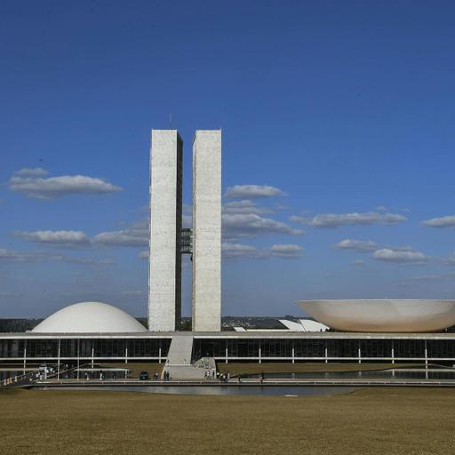 'PEC da Blindagem e Anistia são resposta ao STF', diz cientista política