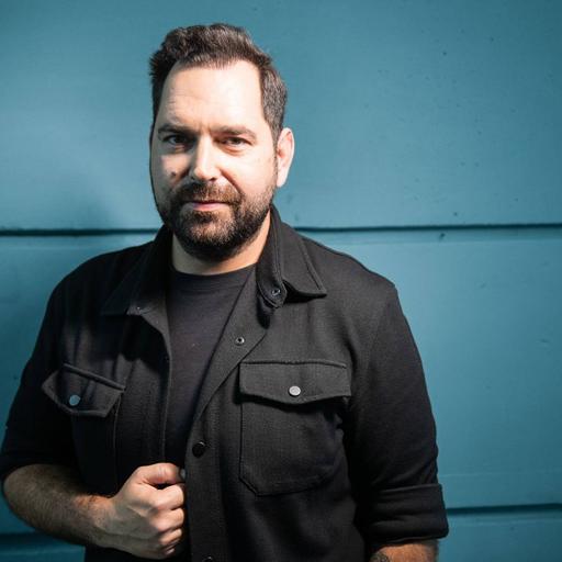 “Vivi tudo e, agora, raramente me veem a sair à noite. Conhecia tudo: boates, casas de strip, discotecas… só igrejas é que não”