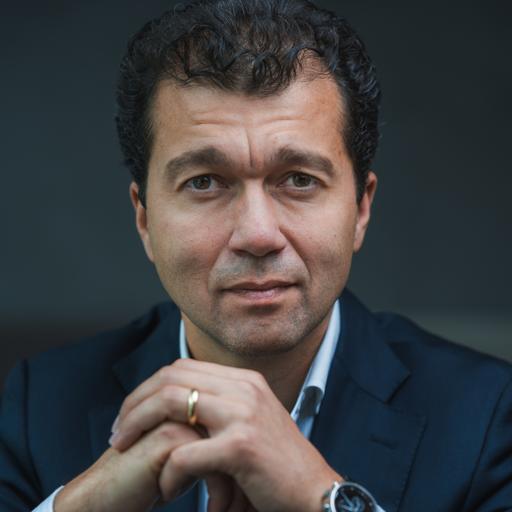 Her er topchefen, der insisterer på at sige sin mening: ”For mange ledere tier, når det begynder at blive lidt svært”