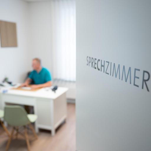 Erst Hausarzt, dann Facharzt: Woran das Primärarztsystem scheitern und wie es gelingen kann