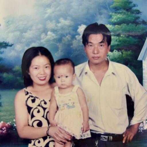 E861.流动儿童长大了：住在储藏室的一家人，生活有苦也有甜