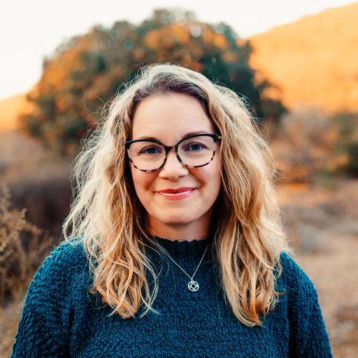 Parenting Through the Perimenopause / Puberty Overlap + Creating a Diet-Culture-Free Home with Oona Hanson