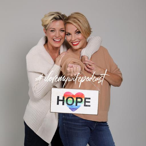 EP 257 Anne & Kelli chat ABC Islands, Las Vegas, Palm Springs, the laughs and flight delays in between & so much more!