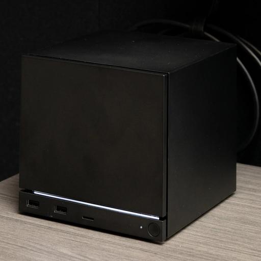 一想到我刚冲的 DOTA2 皮肤变成了 V 社新游戏机，我领口的光圈科技徽章更加闪耀了