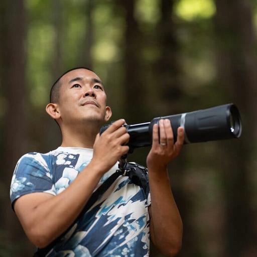 Sniffs, scratches, sights and sounds: Ed Yong on how animals sense the world