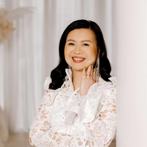 Surrendering the Old Template to Find Your True Path with Grace Niu