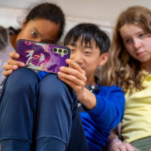 Kinderschutz - Was eine Altersgrenze für Social Media bringt