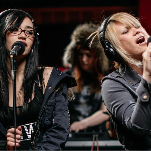 Cat & Calmell cover The Veronicas' '4ever' for Like A Version