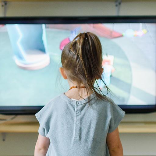 Bambini e schermi: quando il tempo digitale pesa sulla salute