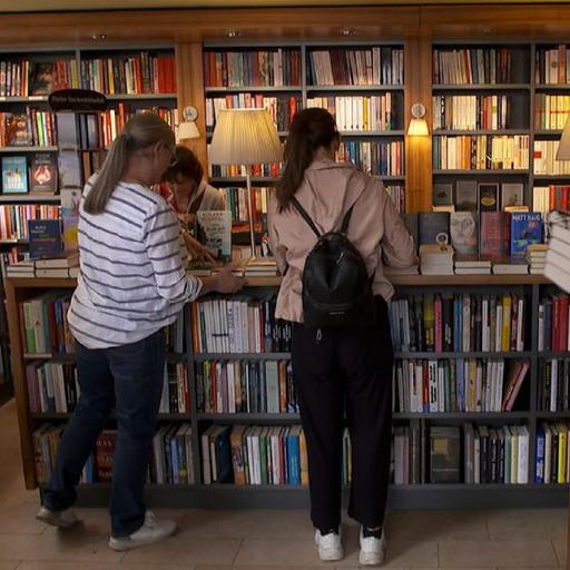 Bücher und Begegnungen: Buchhandlungen als Kulturzentren im Stadtviertel