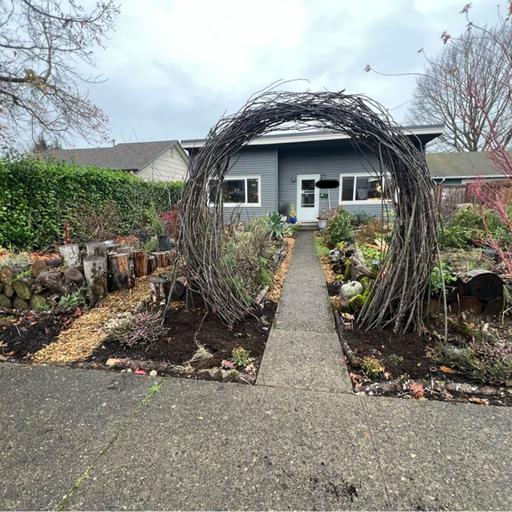 Episode 304 - Herbs for self-nourishment so we can keep fighting the good fight.