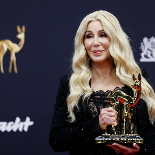 Cher Calls Out Dax Shepard, Fresh Case in Courtney's Court & More!