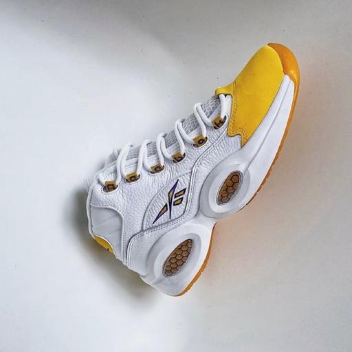 Sneaker For-us - S11E11