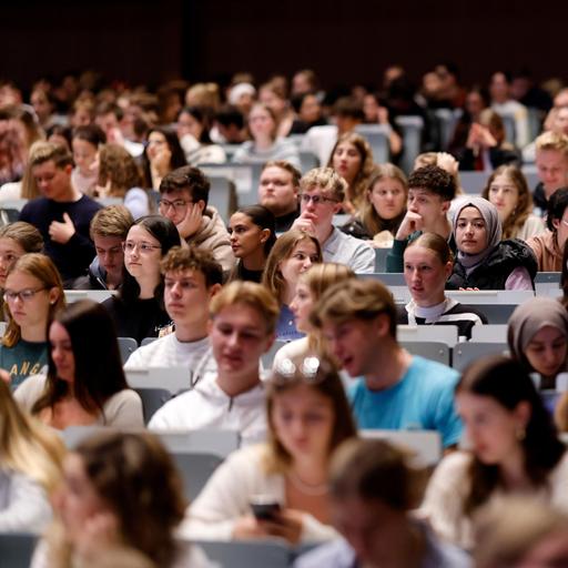 BAföG-Reform - Wie viel darf Ausbildung kosten?