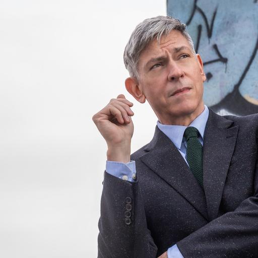 David Mills' glamour and despair and Lawrence Power shines a light on British music