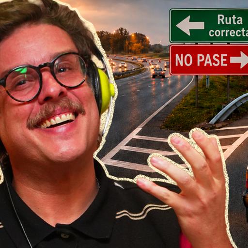 ¡Mi Papá de 80 años cree que juega GTA pero en a vida REAL! 🚗💨