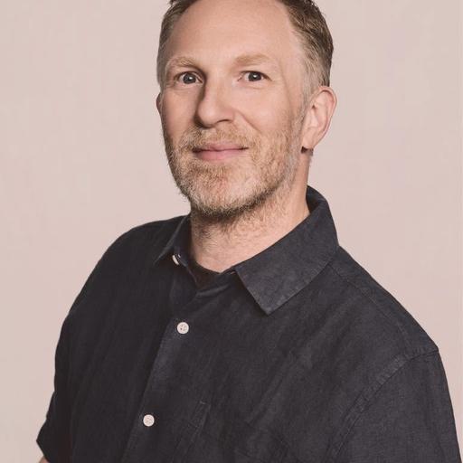 🎙️James Murgatroyd talks about Going to London, British Culture, Music & Being a Business Owner | Real English Conversations Podcast for Global Professionals