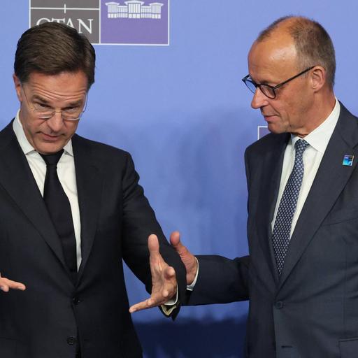 NATO und Waffendeals - Durchbrüche oder Trippelschritte für die Außenpolitik?