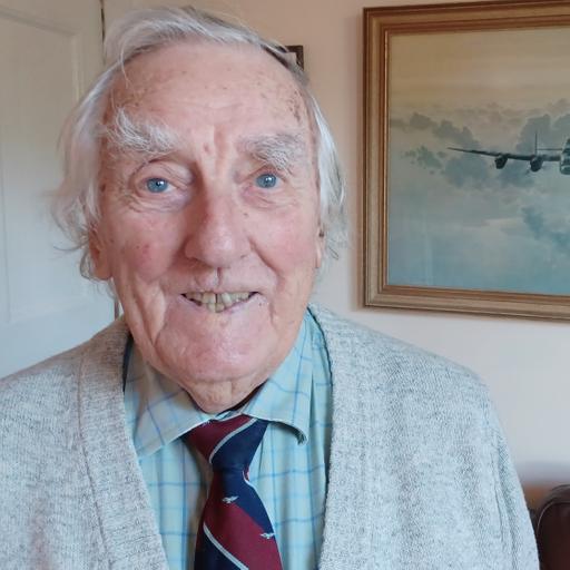 From the cockpit to the flight deck – learning, flying and teaching the airliners and first time in the Concorde test pilot’s seat – part two of an interview with Alan Smith