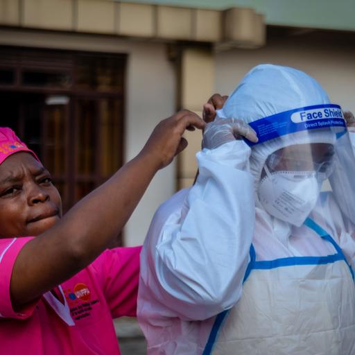 Na RD Congo, chefe da OMS pede ampliação urgente e massiva da resposta ao ebola