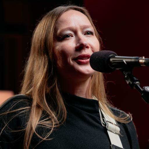 Julia Jacklin covers Sugar Ray’s ‘Every Morning' for Like A Version