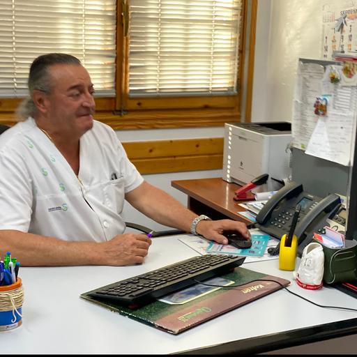 Reportajes SER | El último día de Don Dalmacio, el médico que no se quería jubilar