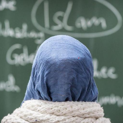 Kopftuchverbot – Notwendige Härte oder Angriff auf Muslime?
