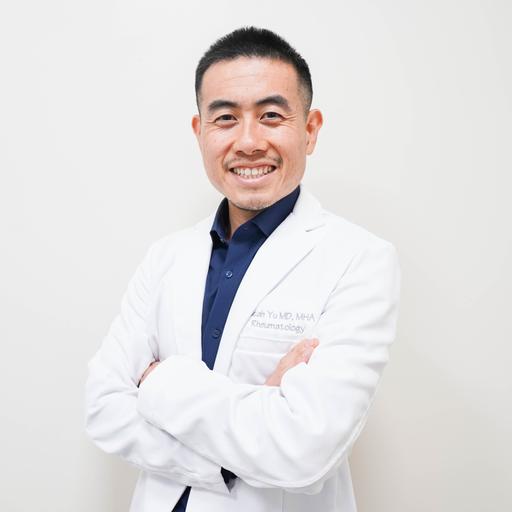 Integrative Rheumatology: Bridging Medicine, Nutrition & Lifestyle with Dr. Micah Yu (Ep 97)