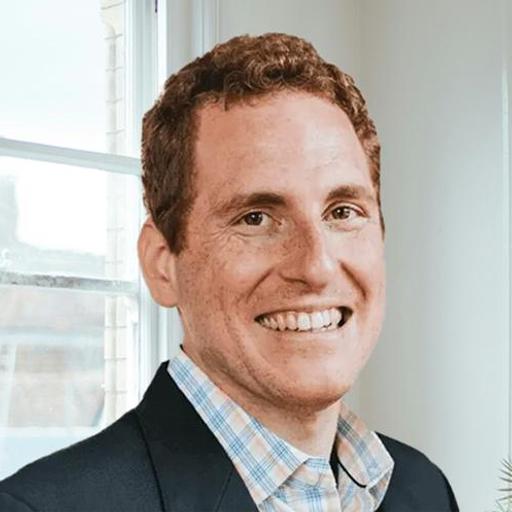 🎙️How to Ask Better Questions & Communicate with Confidence at Work with Andres Lares | Real English Conversations Podcast For Global Professionals