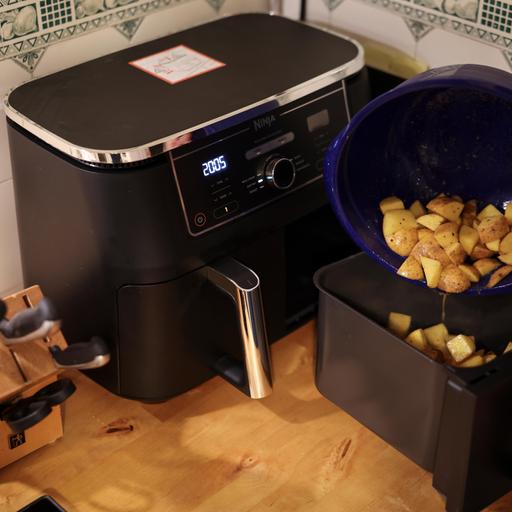 Air fryer vs deep fryer: Which produces more indoor air pollution?